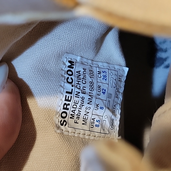 Sorel boots - Picture 6 of 7